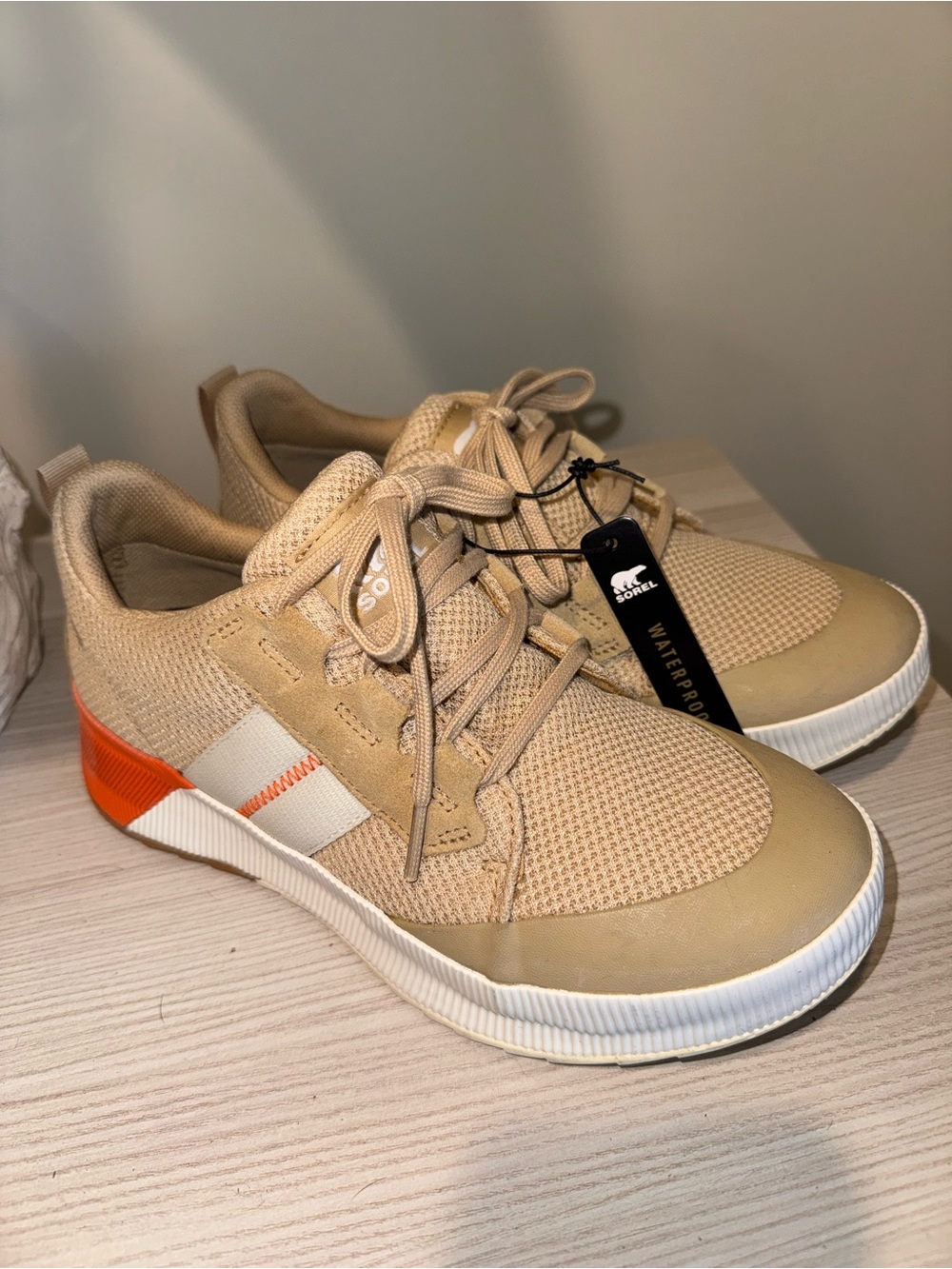 NWT 7.5 Sorel Women's Tan and Orange Athletic Sneakers